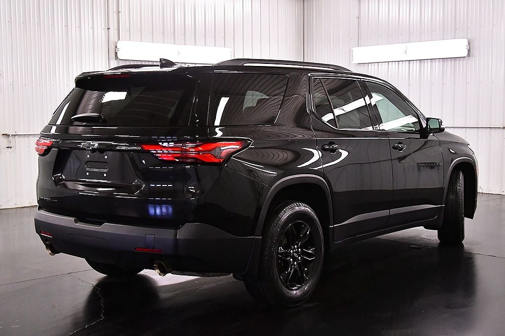 2023 Chevrolet Traverse LS Midnight/Sport Edition