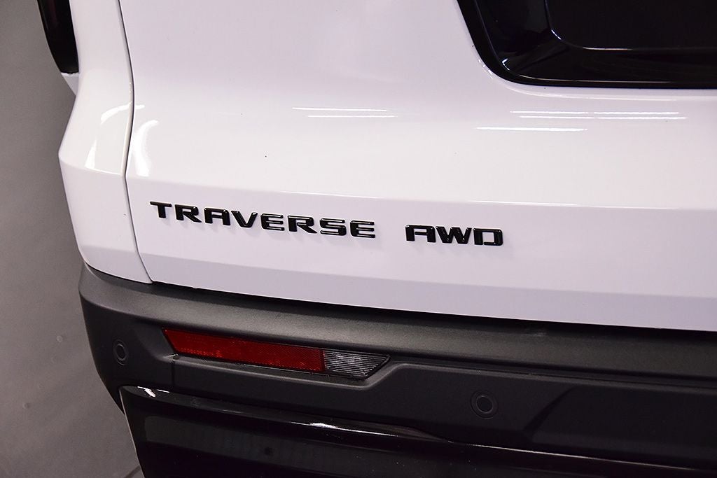 2027 Chevrolet Traverse LT Midnight/Sport Edition