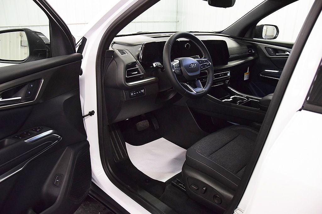 2027 Chevrolet Traverse LT Midnight/Sport Edition