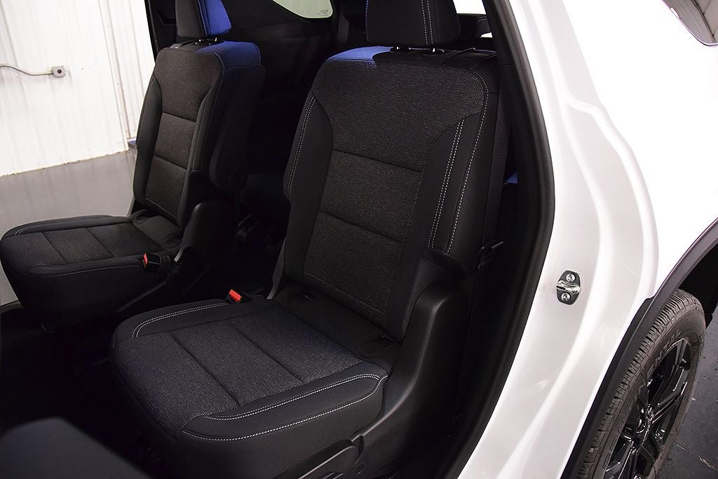 2027 Chevrolet Traverse LT Midnight/Sport Edition