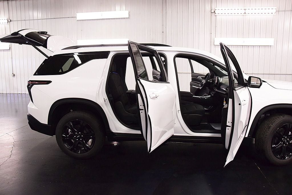 2027 Chevrolet Traverse LT Midnight/Sport Edition