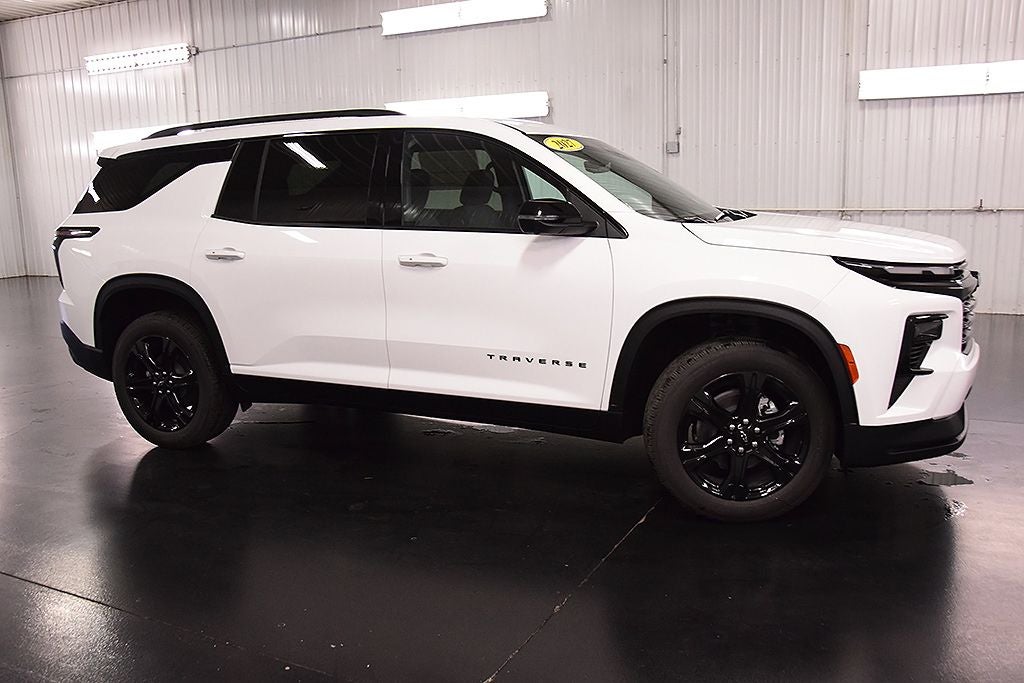 2027 Chevrolet Traverse LT Midnight/Sport Edition