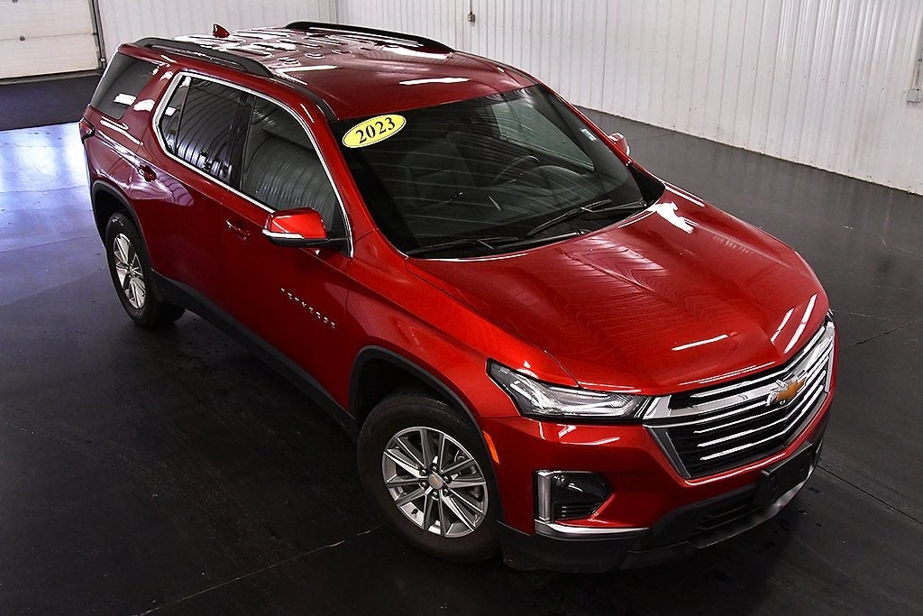 2023 Chevrolet Traverse LT Leather