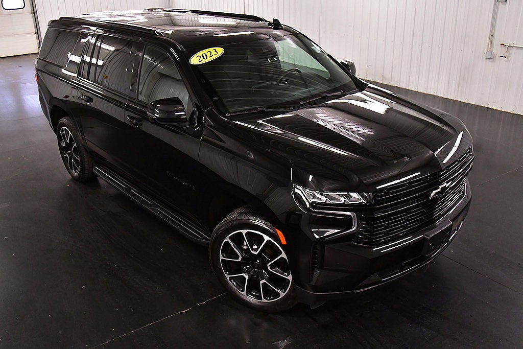 2023 Chevrolet Suburban RST