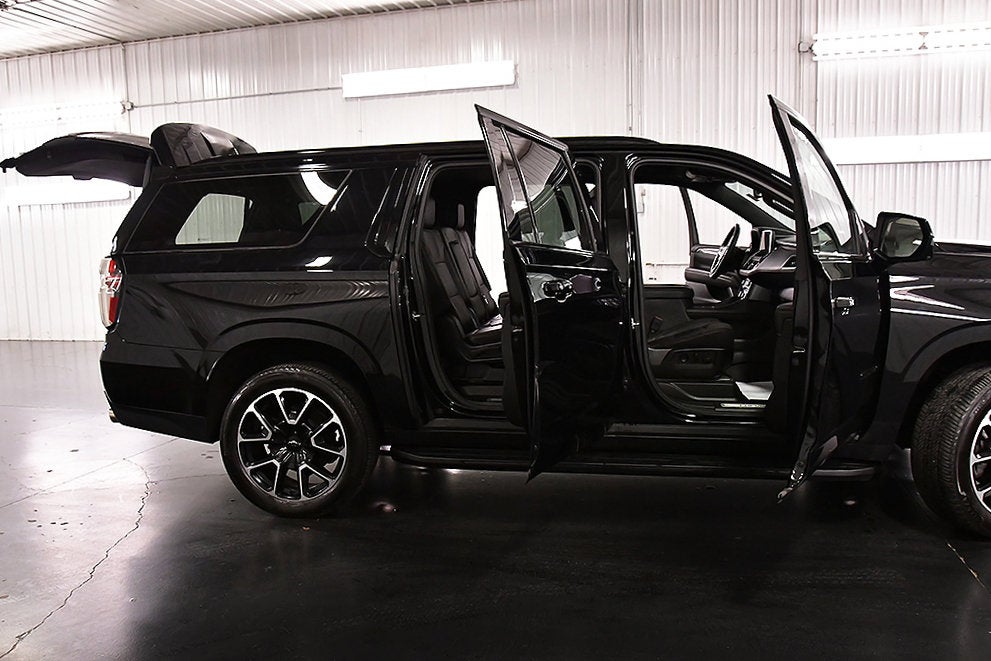 2023 Chevrolet Suburban RST