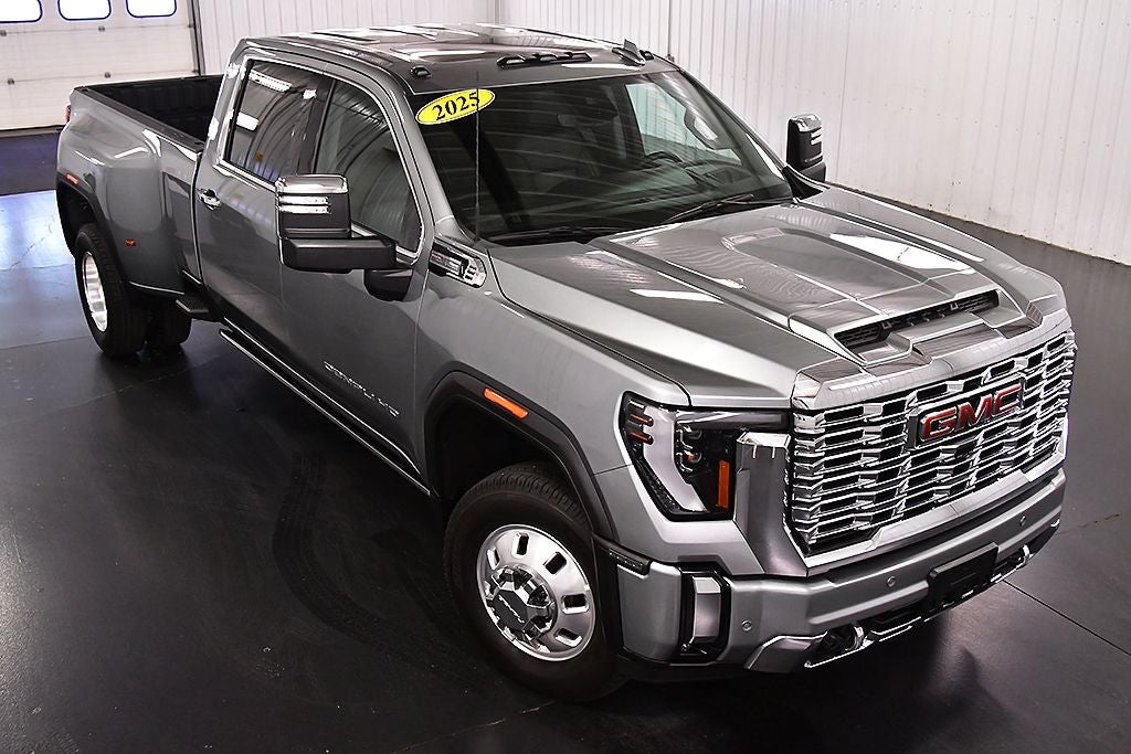 2025 GMC Sierra 3500HD Denali