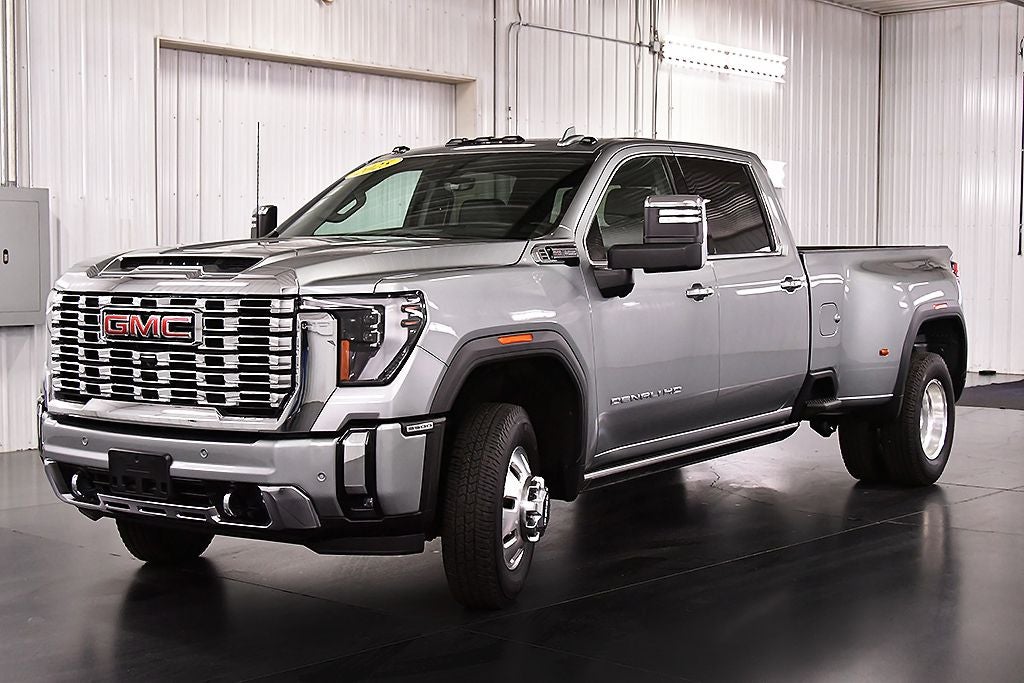 2025 GMC Sierra 3500HD Denali