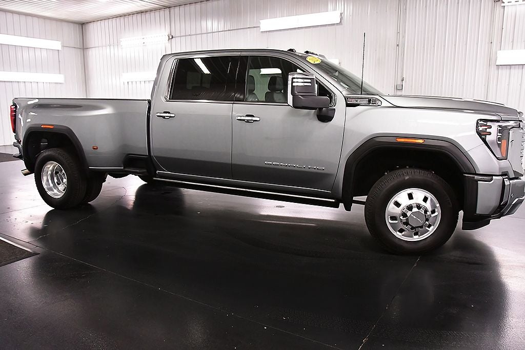 2025 GMC Sierra 3500HD Denali