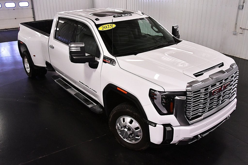 2025 GMC Sierra 3500HD Denali