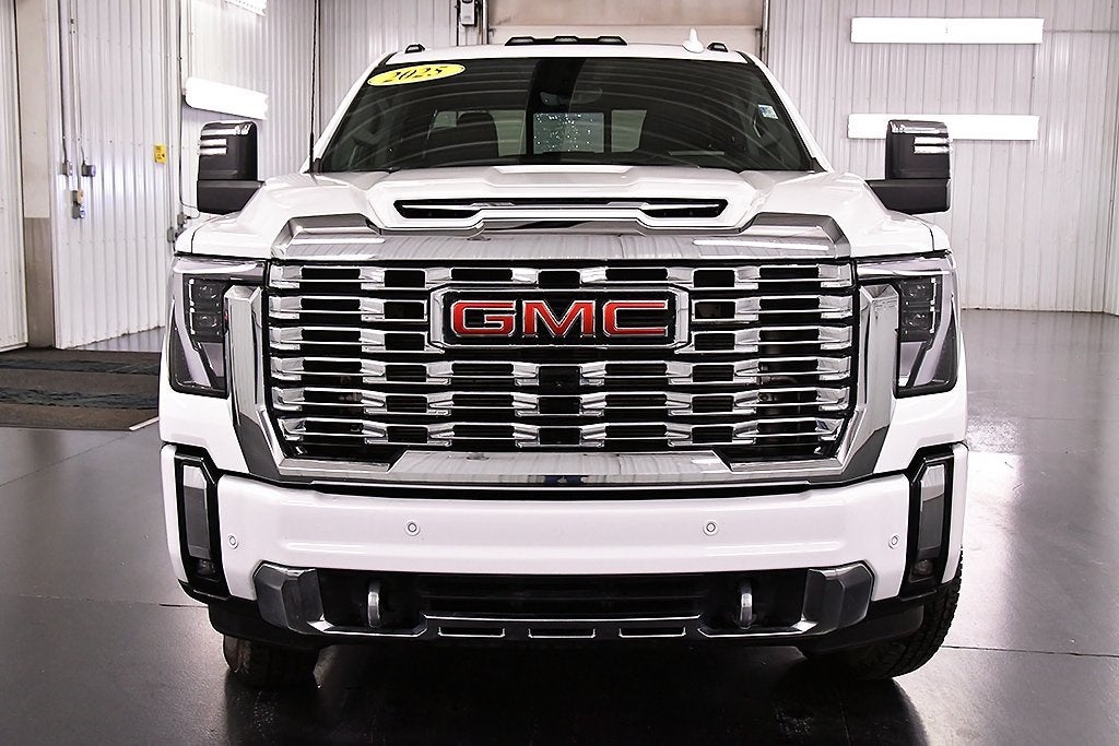 2025 GMC Sierra 3500HD Denali