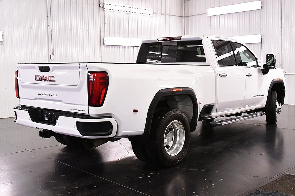 2025 GMC Sierra 3500HD Denali