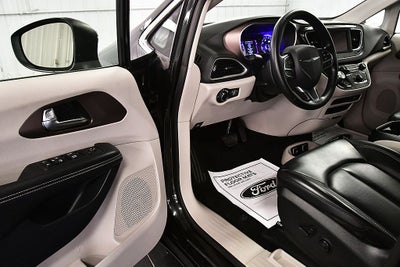 2020 Chrysler Voyager LXI