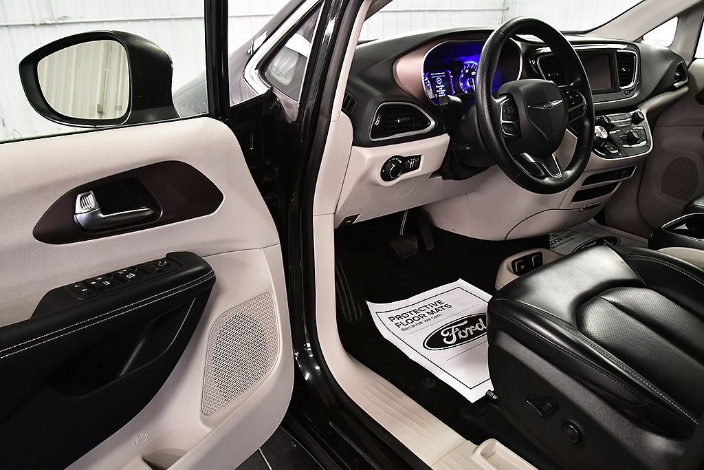 2020 Chrysler Voyager LXI