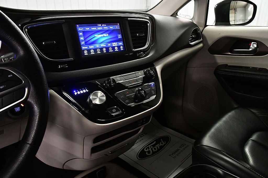 2020 Chrysler Voyager LXI
