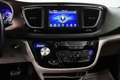 2020 Chrysler Voyager LXI