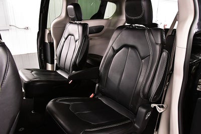 2020 Chrysler Voyager LXI