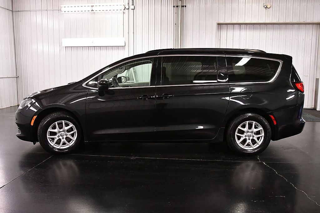 2020 Chrysler Voyager LXI