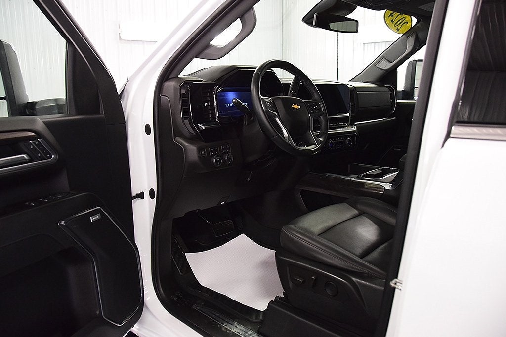 2024 Chevrolet Silverado 2500HD LTZ Dark Essentials