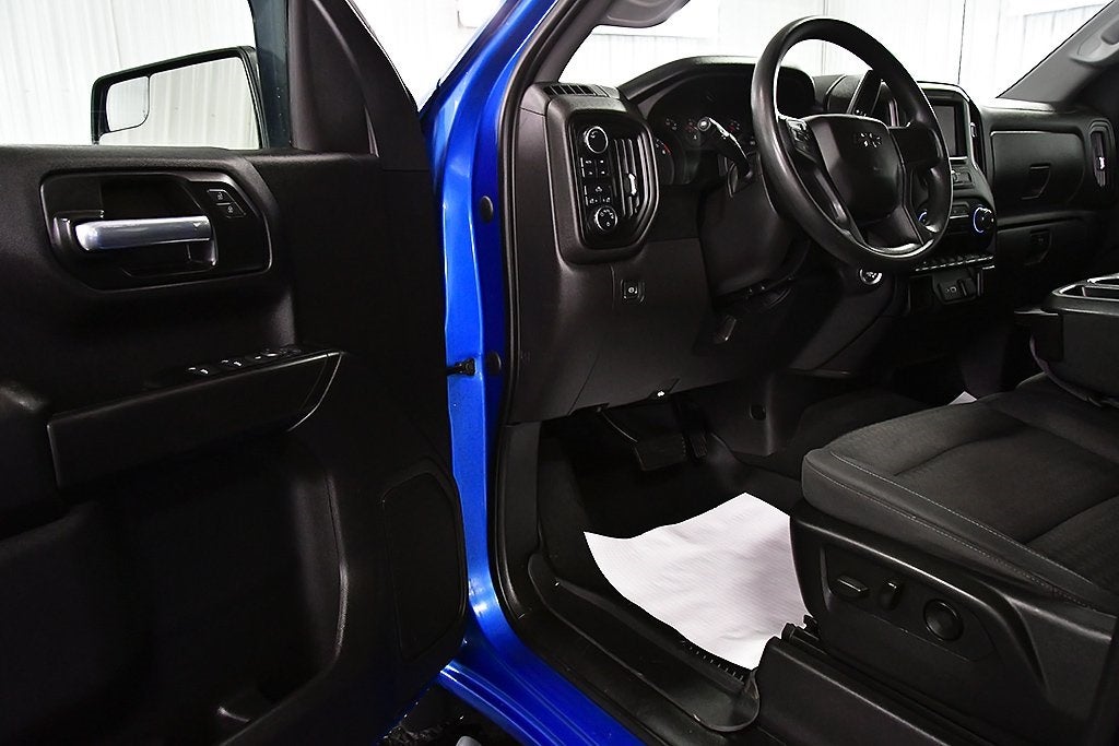 2022 Chevrolet Silverado 1500 Custom Trail Boss Dark Essentials