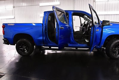 2022 Chevrolet Silverado 1500 Custom Trail Boss Dark Essentials