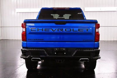 2022 Chevrolet Silverado 1500 Custom Trail Boss Dark Essentials
