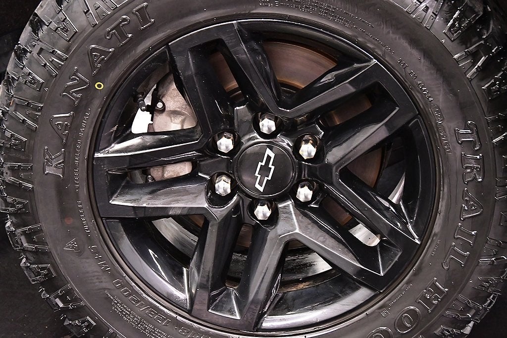 2022 Chevrolet Silverado 1500 Custom Trail Boss Dark Essentials