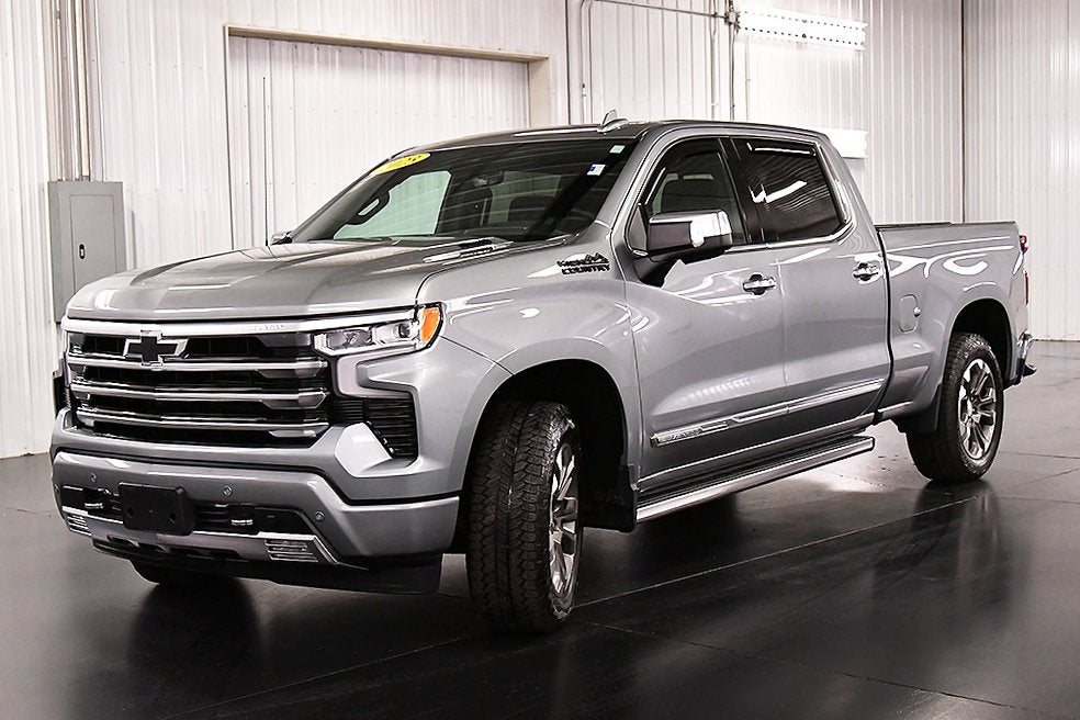 2023 Chevrolet Silverado 1500 High Country Dark Essentials Z71