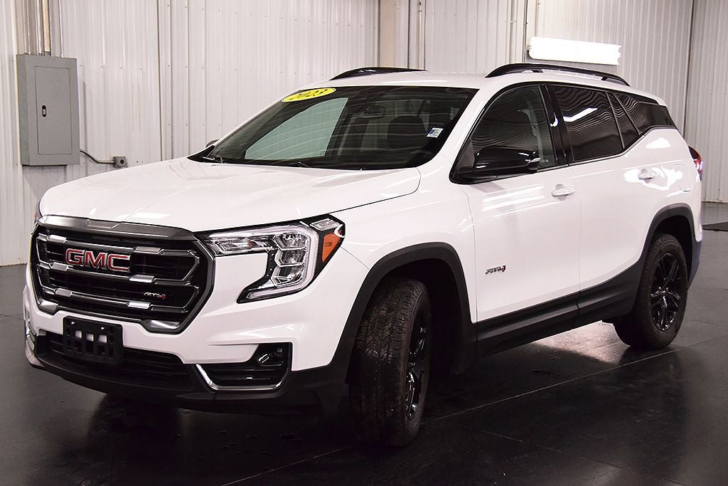 2023 GMC Terrain AT4