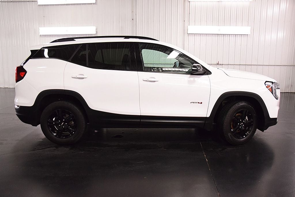 2023 GMC Terrain AT4