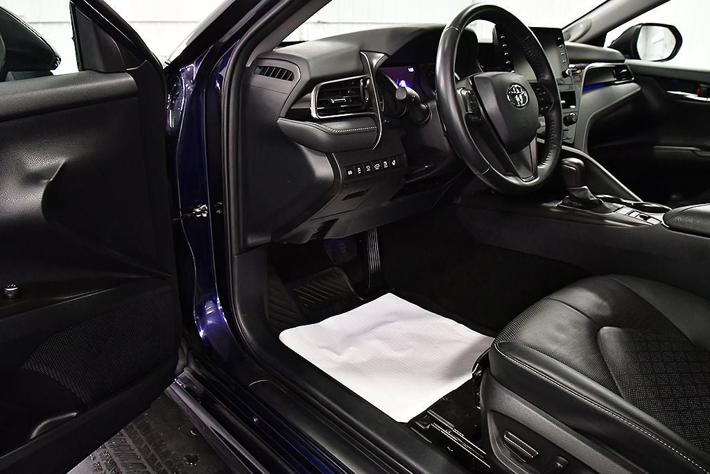 2022 Toyota Camry Hybrid XSE