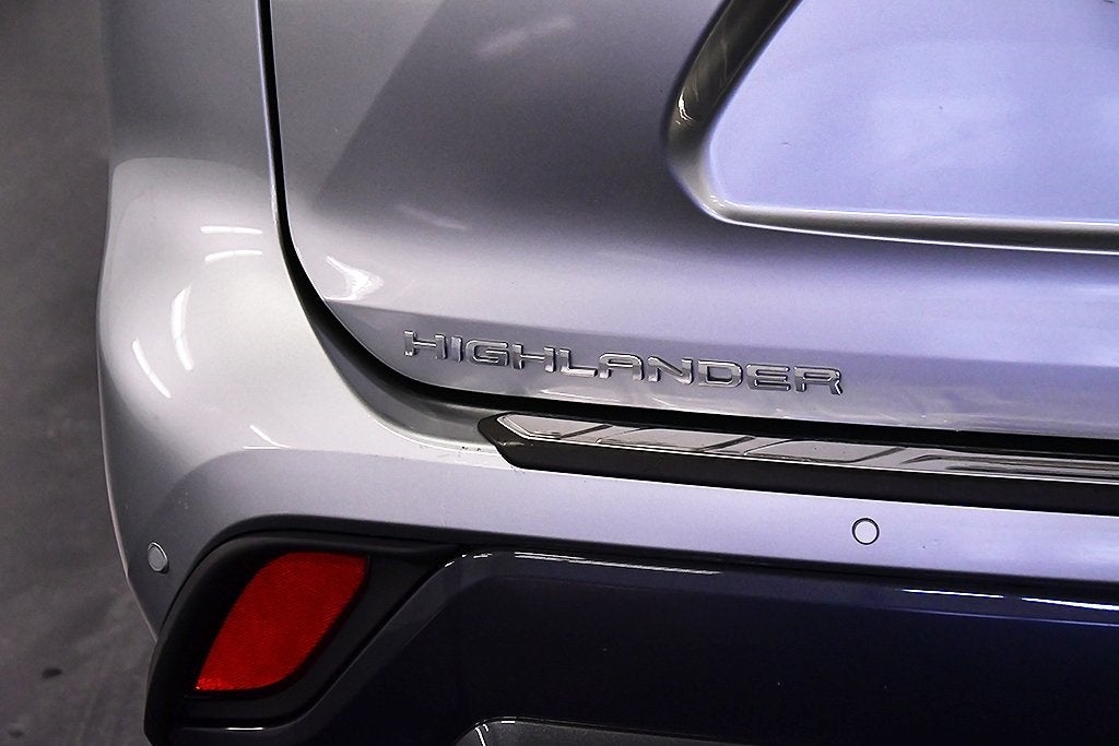 2022 Toyota Highlander Hybrid Platinum