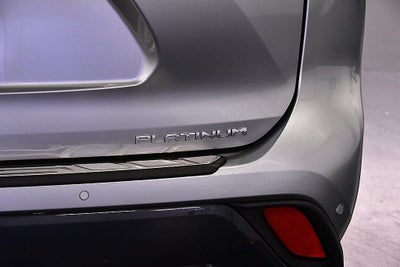 2022 Toyota Highlander Hybrid Platinum