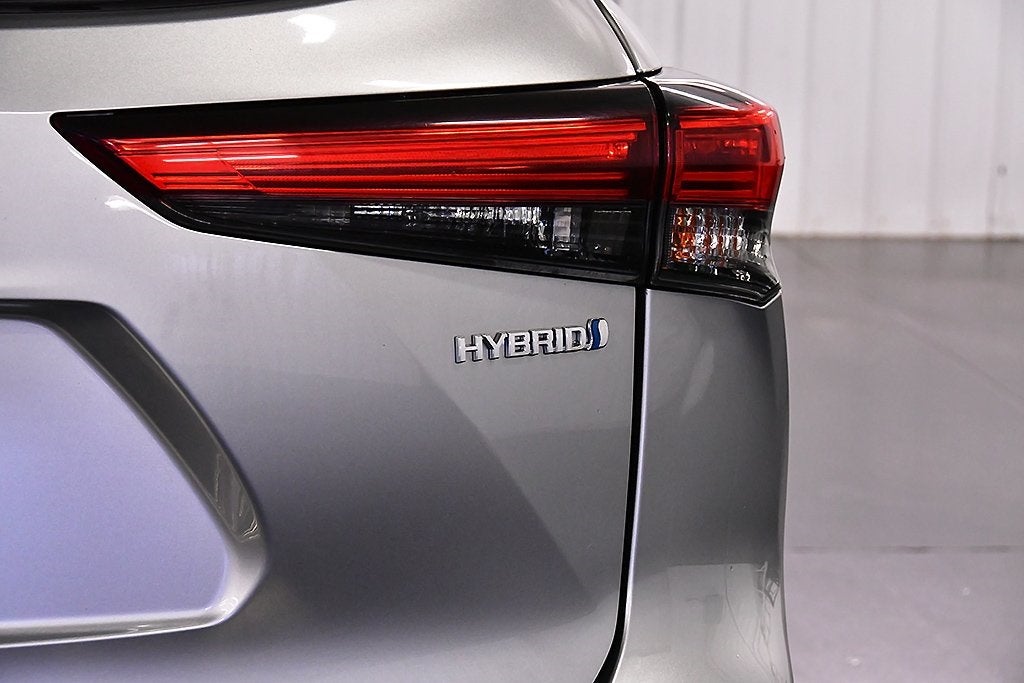 2022 Toyota Highlander Hybrid Platinum