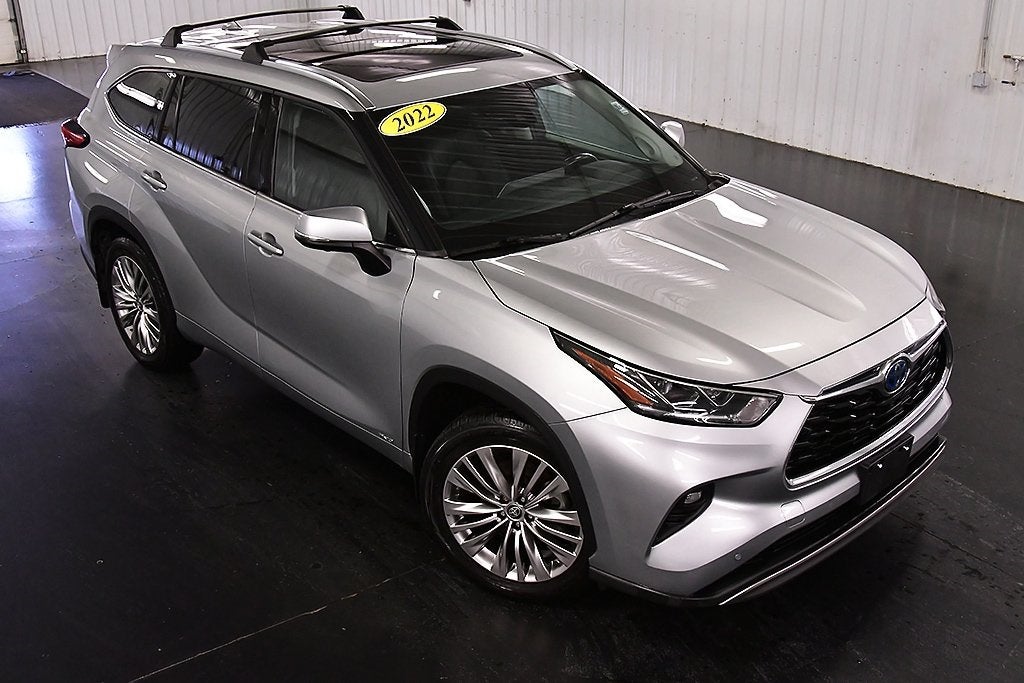 2022 Toyota Highlander Hybrid Platinum