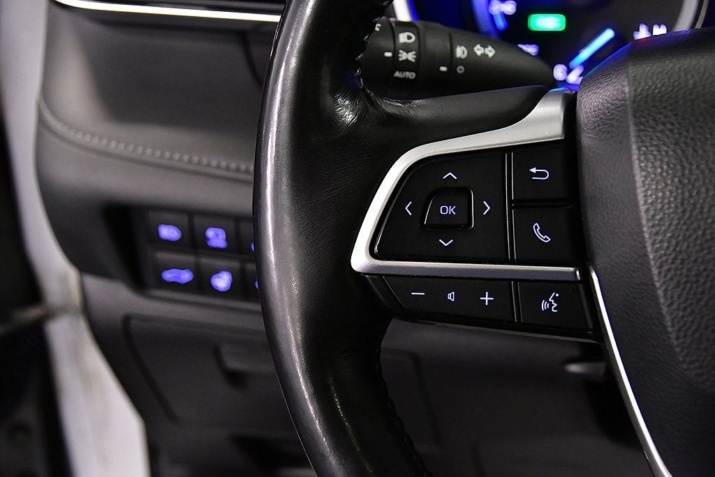 2022 Toyota Highlander Hybrid Platinum