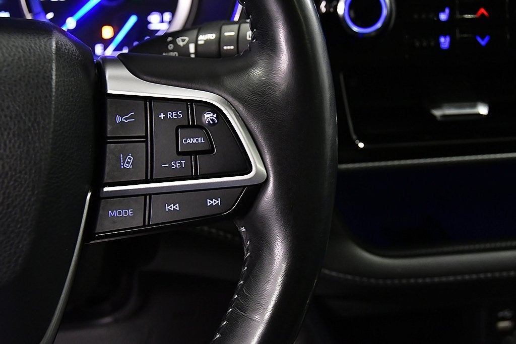 2022 Toyota Highlander Hybrid Platinum