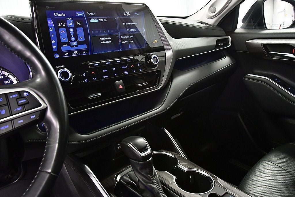 2022 Toyota Highlander Hybrid Platinum