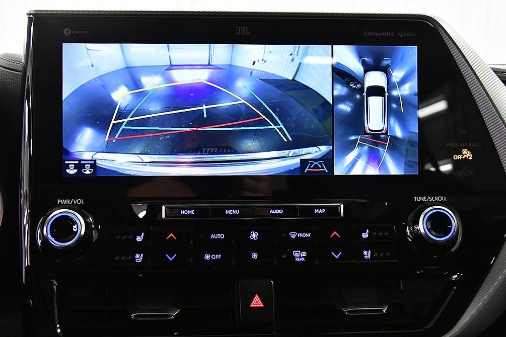 2022 Toyota Highlander Hybrid Platinum