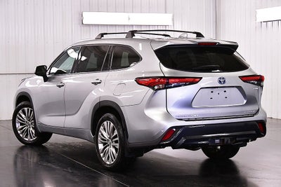 2022 Toyota Highlander Hybrid Platinum