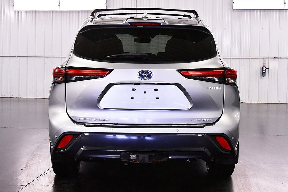 2022 Toyota Highlander Hybrid Platinum