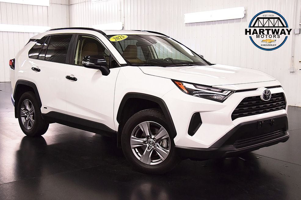 2025 Toyota RAV4 Hybrid XLE