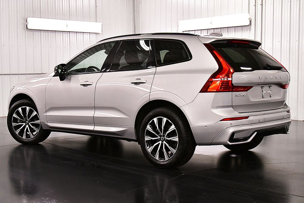 2025 Volvo XC60 B5 Plus