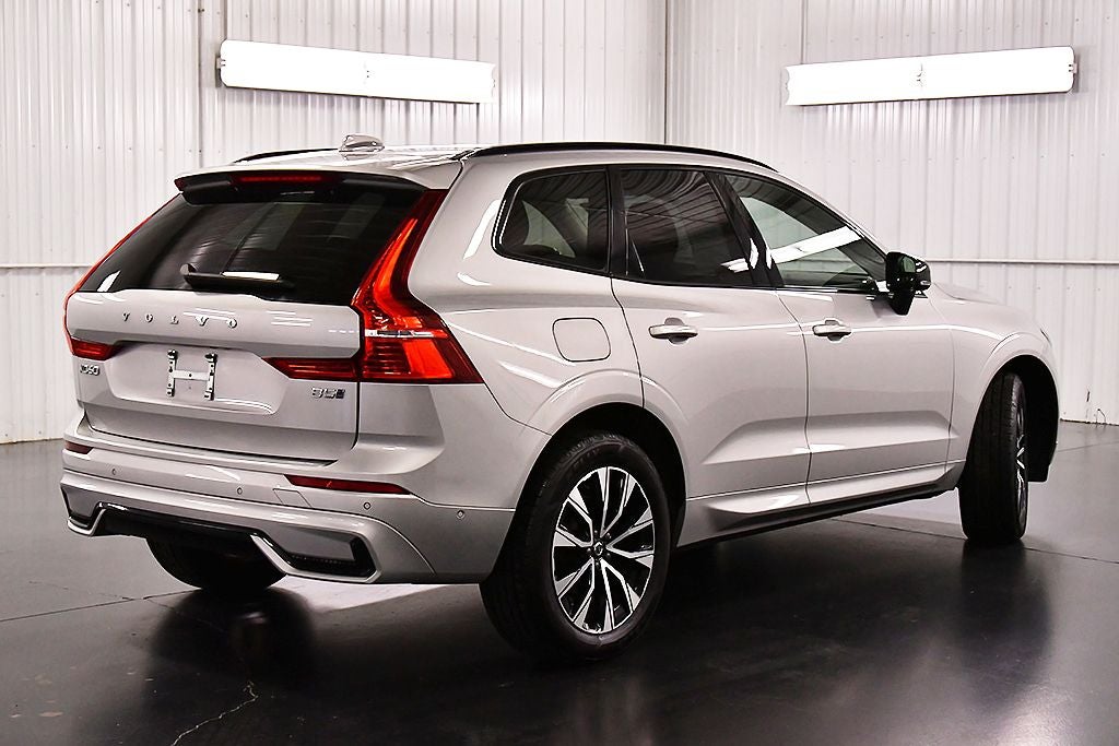 2025 Volvo XC60 B5 Plus