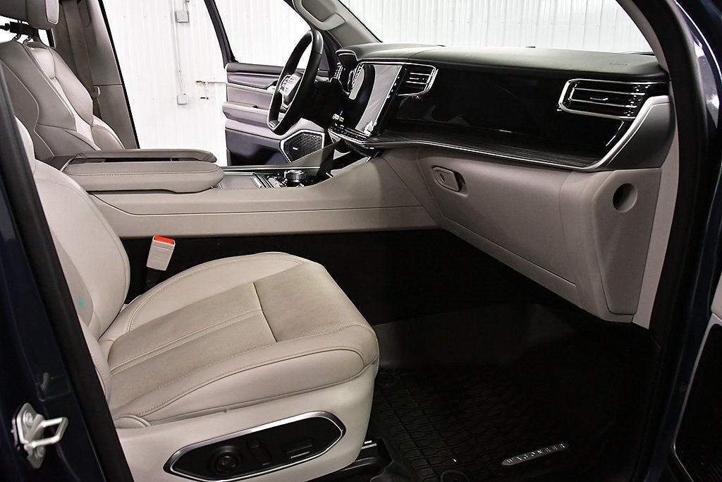 2023 Jeep Wagoneer L Series III