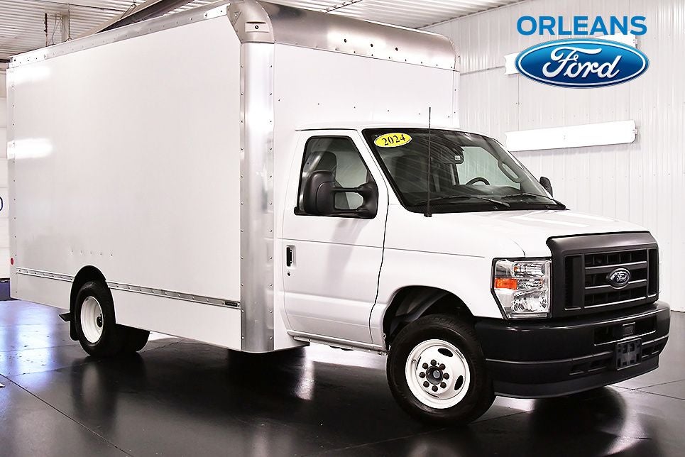 2024 Ford E-450SD Base