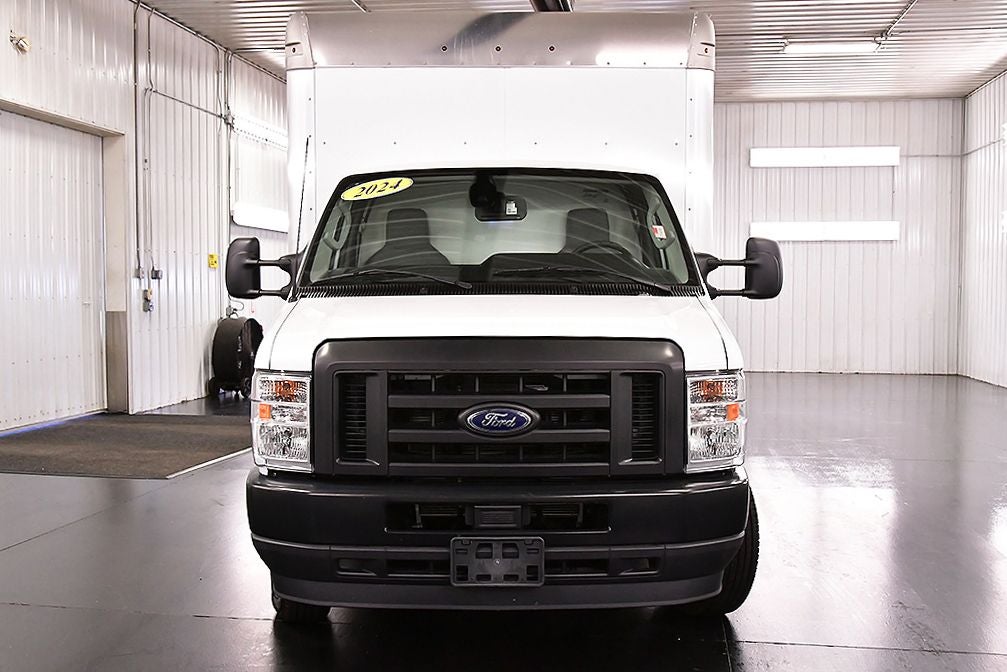 2024 Ford E-450SD Base