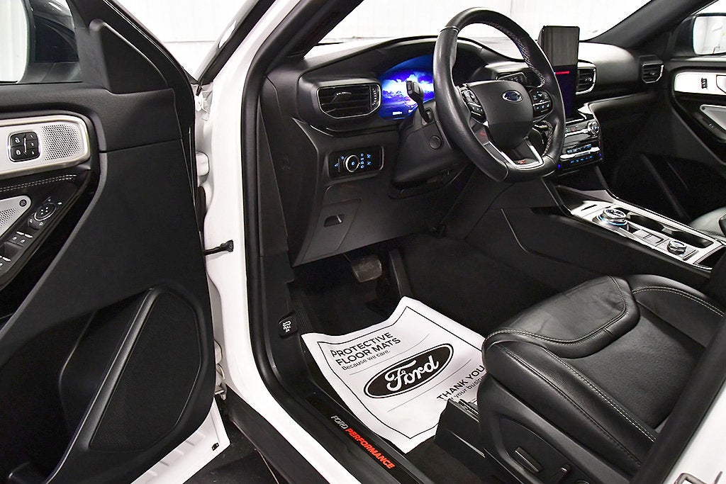 2023 Ford Explorer ST 1