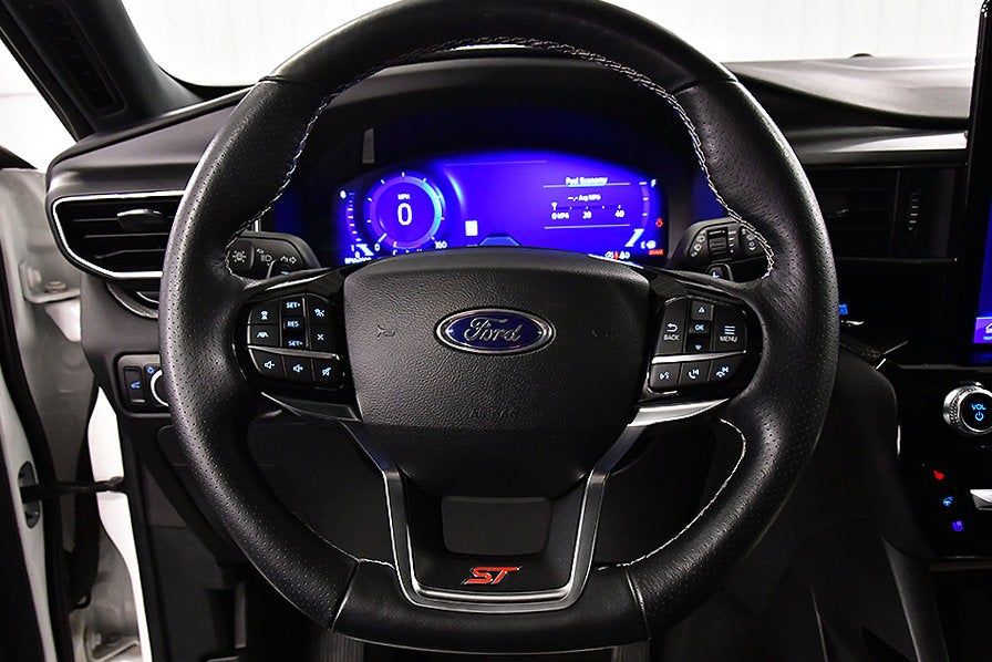 2023 Ford Explorer ST 1