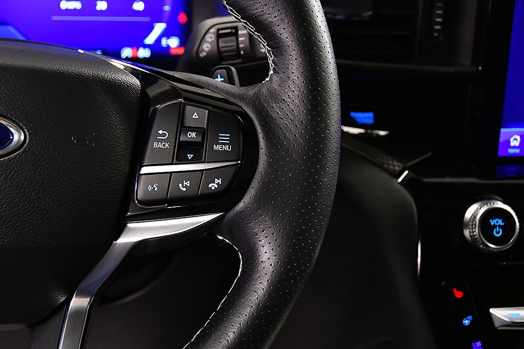 2023 Ford Explorer ST 1