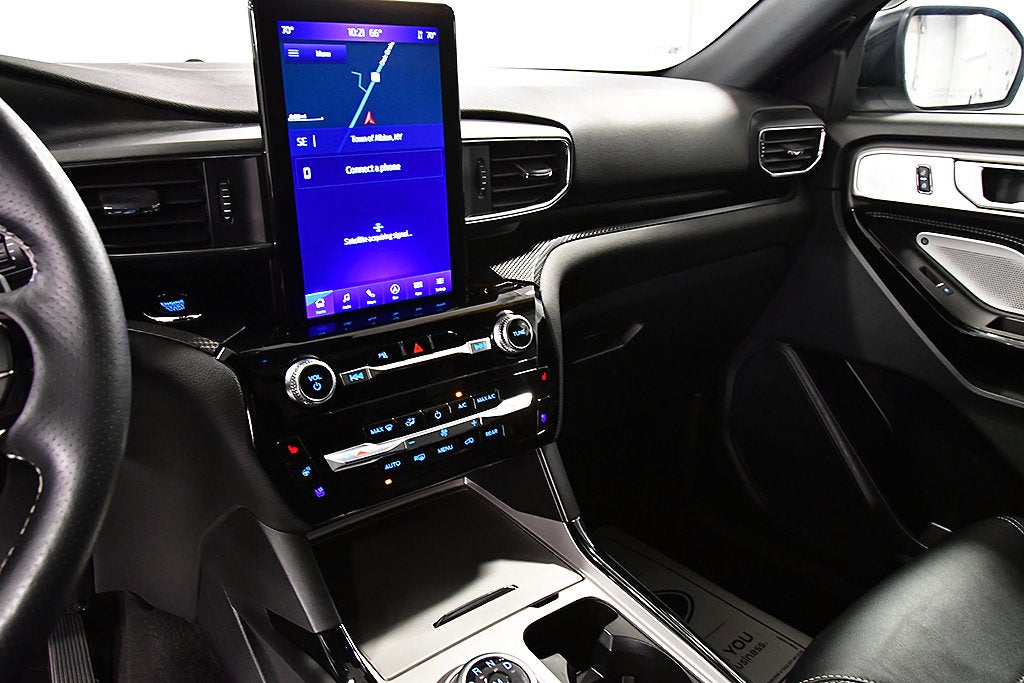 2023 Ford Explorer ST 1